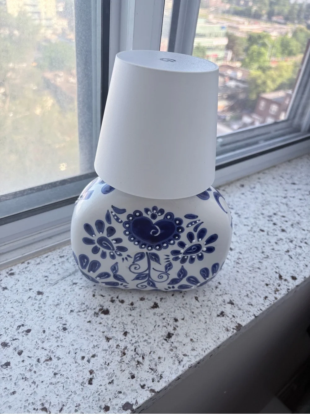 Clase azul tequila bottle floral ceramic led lamp - Picture 2 of 6